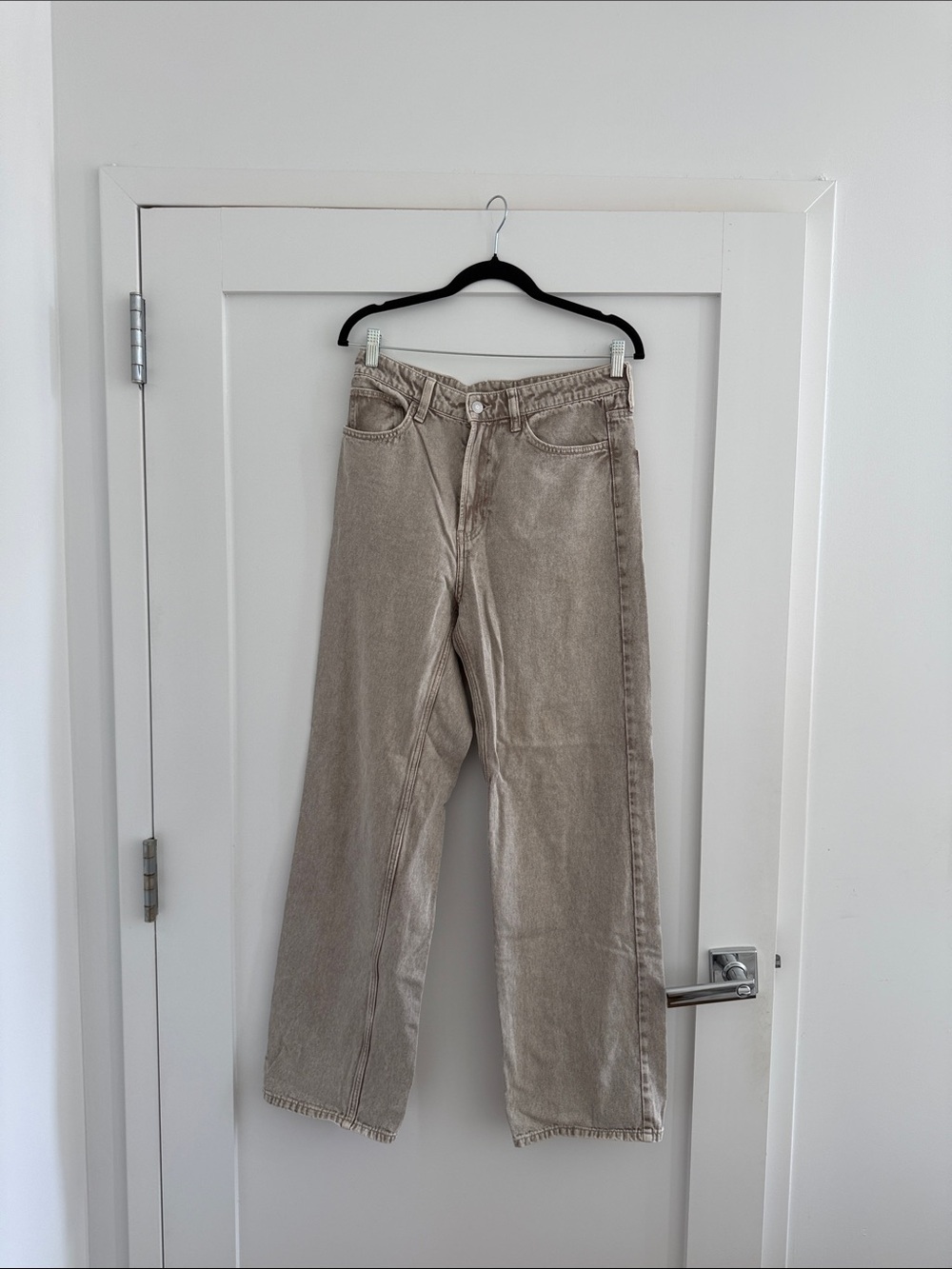 H&M Women's Straight-Leg Jeans in Light Taupe